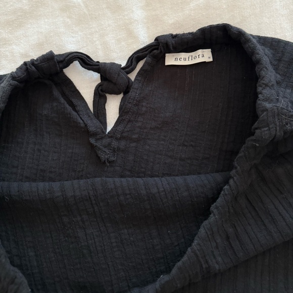 Neuflora Black 100% Cotton Top with Bow on Back and Puff Sleeves Loose Fit - Picture 5 of 16